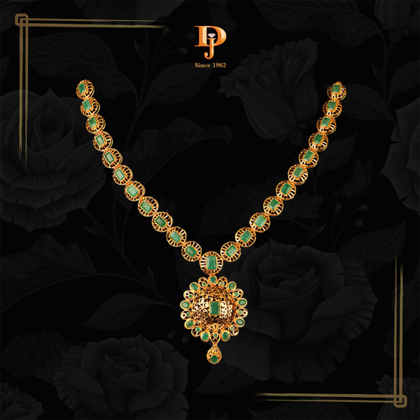 Gold Necklace with Emeralds