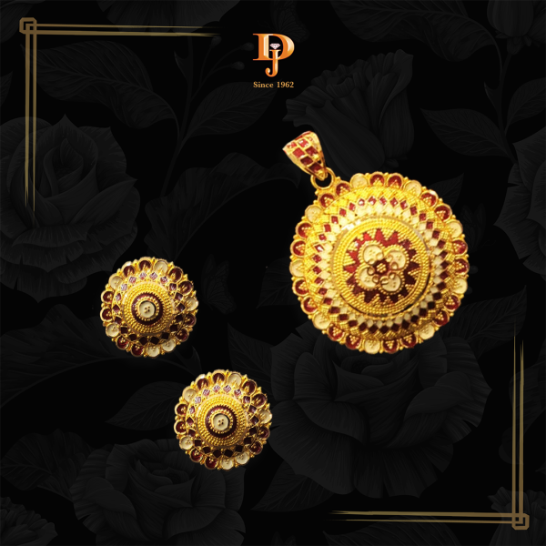 Gold Pendant Set