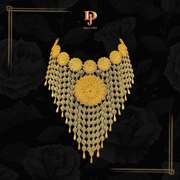 Exclusive Kuwaiti Gold Necklace