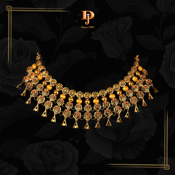 Fancy Gold Kuwaiti Necklace with Stone Detailing